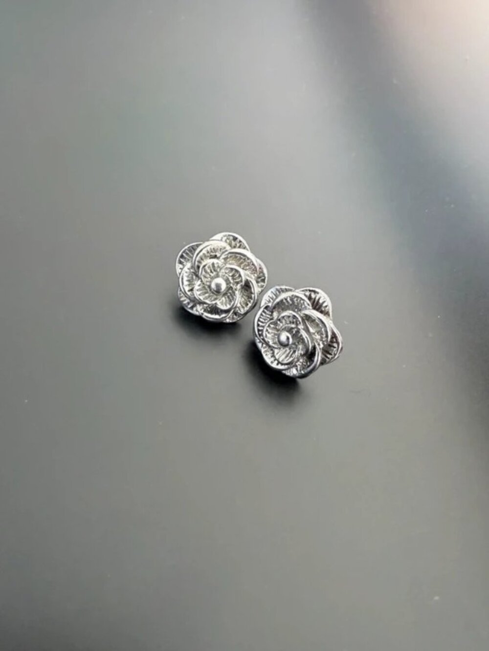 Vintage Silver Floral Stud Earrings | Y2K Statement Flower Earrings